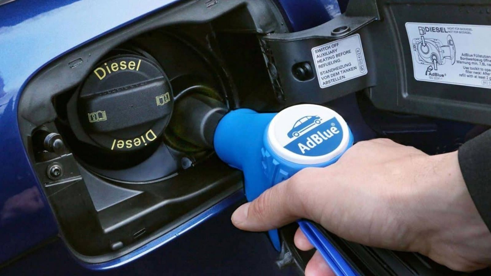 AdBlue: Τι είναι, πόσο απαραίτητο είναι και κάθε πότε θέλει γέμισμα